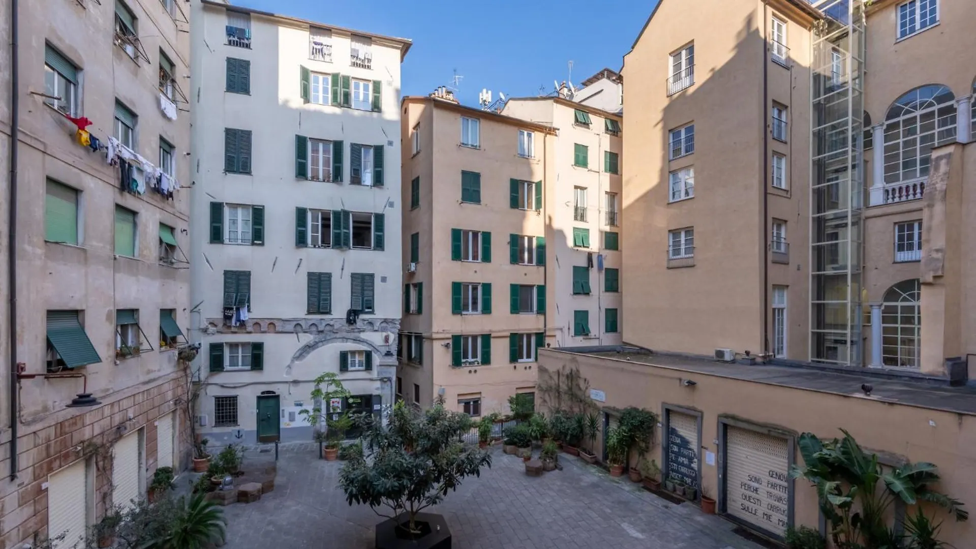 Pippi'S Aquarium Home With A/C Genoa Italy