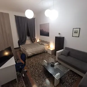 Wow - 175 Mq - Posteggio Privato - Davanti Porto Traghetti - Fino A 10 Posti Letto Appartement